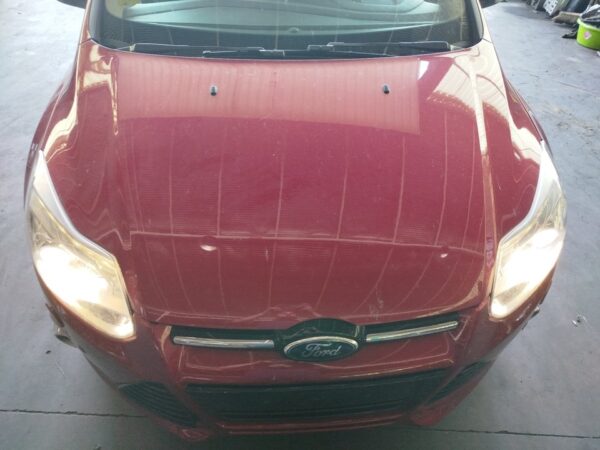 CAPOT FORD FOCUS TURN.