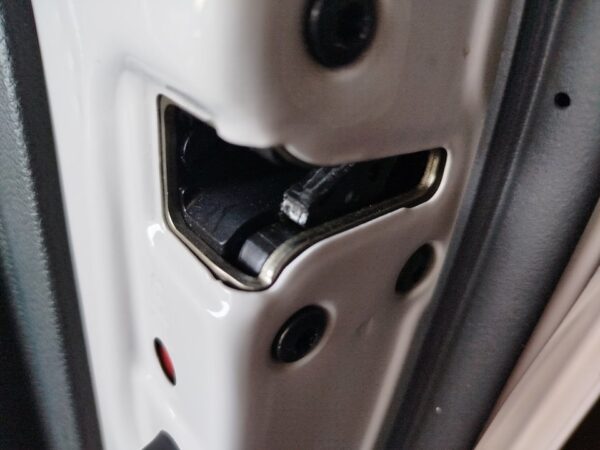 CERRADURA PUERTA TRASERA DERECHA  HYUNDAI I40