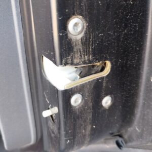 CERRADURA PUERTA TRASERA DERECHA  MITSUBISHI COLT BERLINA 5