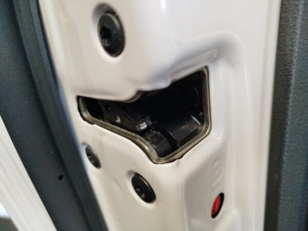 CERRADURA PUERTA TRASERA IZQUIERDA  HYUNDAI I40