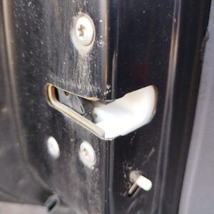 CERRADURA PUERTA TRASERA IZQUIERDA  MITSUBISHI COLT BERLINA 5