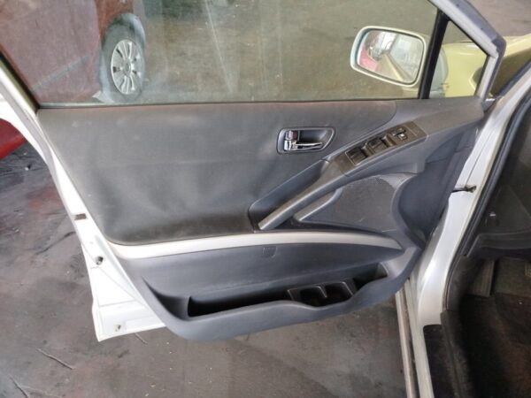 ELEVALUNAS DELANTERO IZQUIERDO TOYOTA COROLLA VERSO