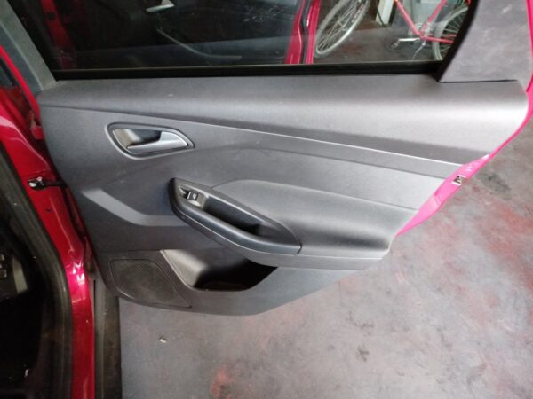 ELEVALUNAS TRASERO DERECHO FORD FOCUS TURN.
