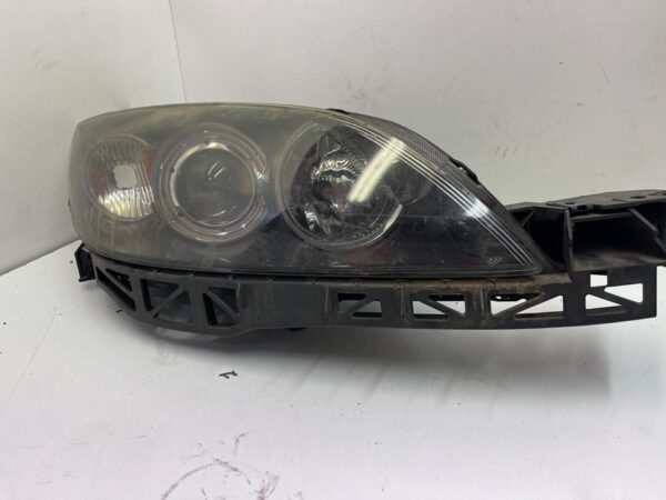 FARO DERECHO MAZDA 3 BERLINA