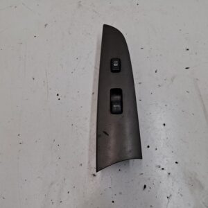 MANDO ELEVALUNAS DELANTERO DERECHO LEXUS IS200