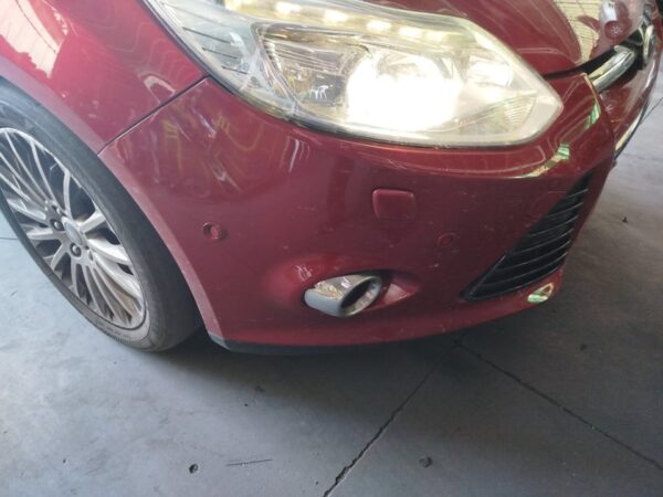 PARAGOLPES DELANTERO FORD FOCUS TURN.
