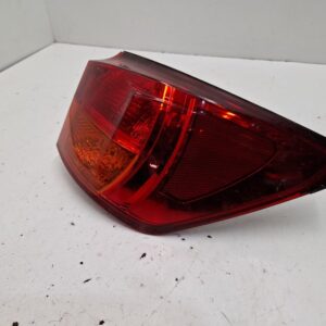PILOTO TRASERO DERECHO LEXUS IS200