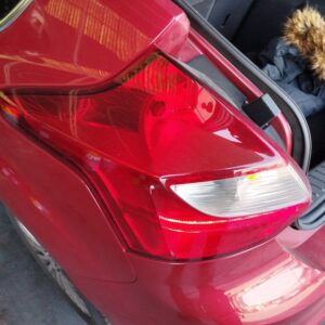 PILOTO TRASERO IZQUIERDO FORD FOCUS TURN.