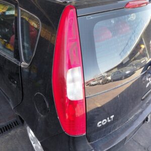 PILOTO TRASERO IZQUIERDO MITSUBISHI COLT BERLINA 5