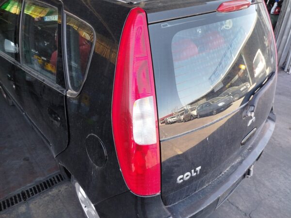 PILOTO TRASERO IZQUIERDO MITSUBISHI COLT BERLINA 5