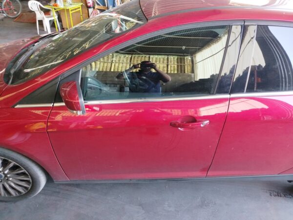 PUERTA DELANTERA IZQUIERDA FORD FOCUS TURN.