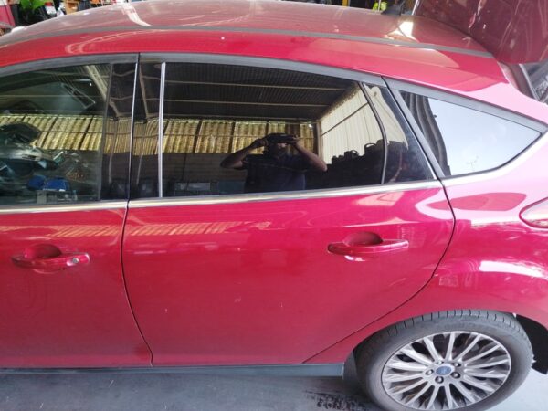 PUERTA TRASERA IZQUIERDA FORD FOCUS TURN.