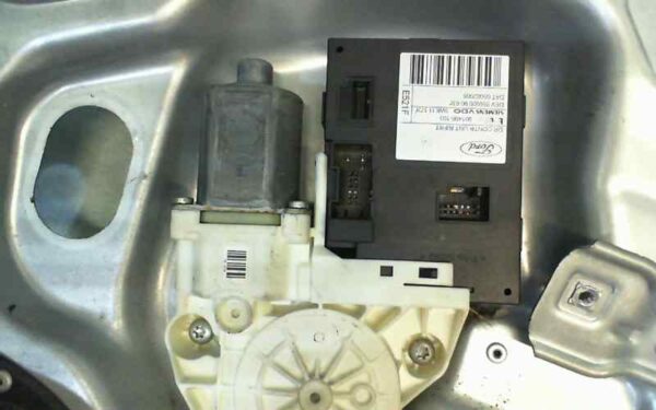 ELEVALUNAS DELANTERO DERECHO FORD FOCUS BERLINA (CAP)