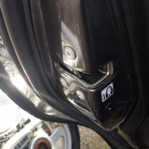 CERRADURA PUERTA TRASERA IZQUIERDA TOYOTA YARIS (P13)