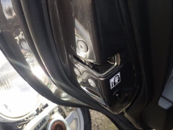 CERRADURA PUERTA TRASERA IZQUIERDA TOYOTA YARIS (P13)