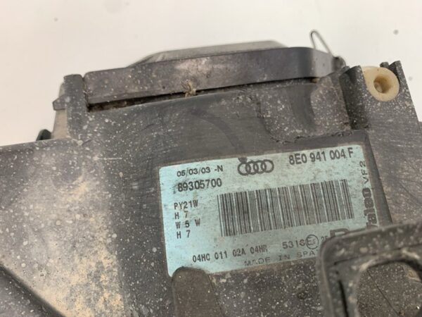 FARO DERECHO AUDI A4 BERLINA (8E)