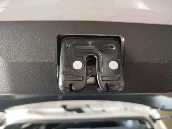 CERRADURA MALETERO / PORTON TOYOTA AURIS (E18)