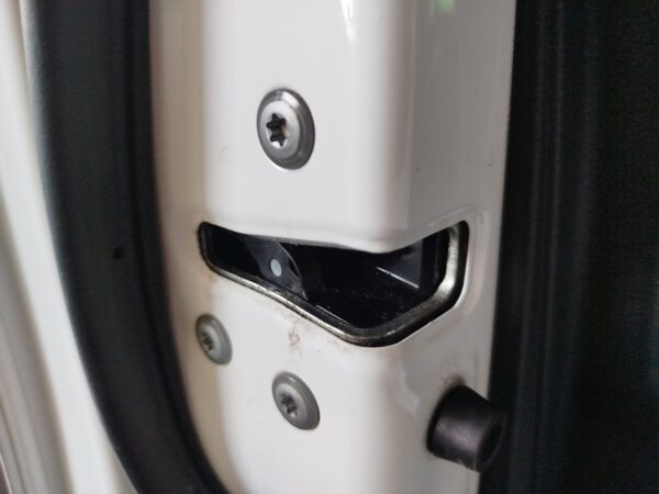 CERRADURA PUERTA DELANTERA IZQUIERDA TOYOTA AURIS (E18)