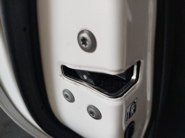 CERRADURA PUERTA TRASERA IZQUIERDA TOYOTA AURIS (E18)