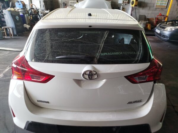 PORTON TRASERO TOYOTA AURIS (E18)