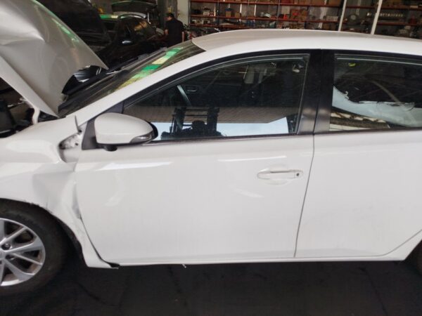 PUERTA DELANTERA IZQUIERDA TOYOTA AURIS (E18)