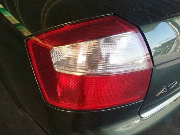 PILOTO TRASERO IZQUIERDO AUDI A4 BERLINA (8E)