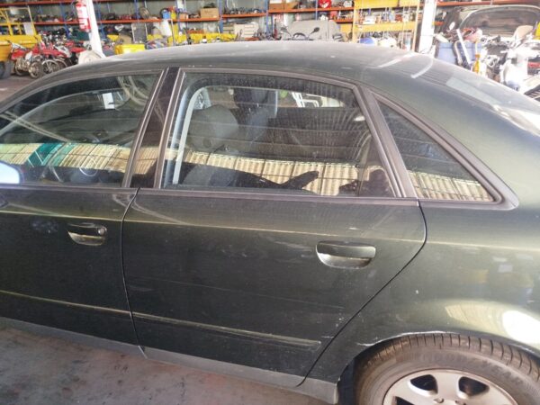 PUERTA TRASERA IZQUIERDA AUDI A4 BERLINA (8E)