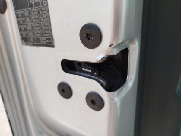 CERRADURA PUERTA DELANTERA IZQUIERDA RENAULT LAGUNA III BERLINA