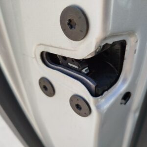 CERRADURA PUERTA TRASERA IZQUIERDA RENAULT LAGUNA III BERLINA