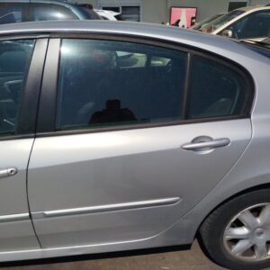 PUERTA TRASERA IZQUIERDA RENAULT LAGUNA III BERLINA