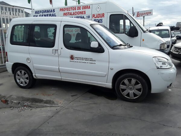 CAJA RELES / FUSIBLES CITROEN BERLINGO - Imagen 3