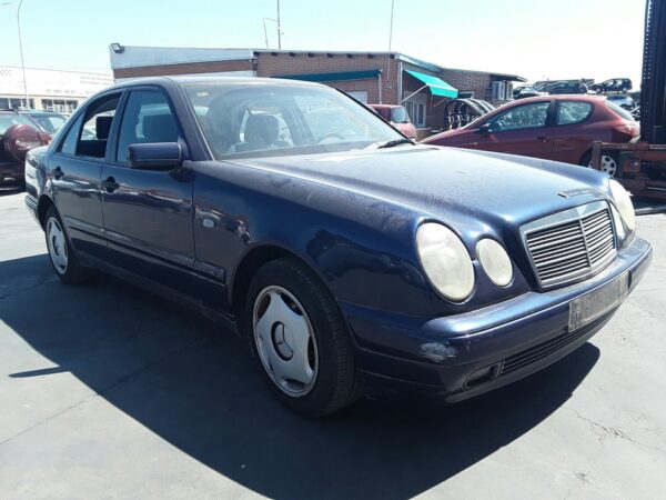 ABS MERCEDES-BENZ CLASE E (BM 210) BERLINA - Imagen 4