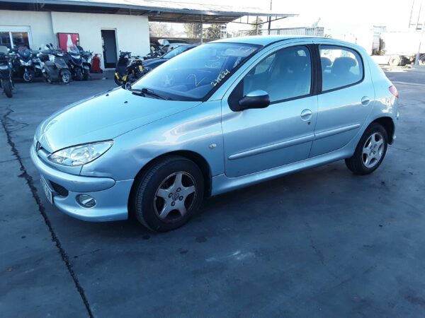 MOTOR COMPLETO PEUGEOT 206 - Imagen 3