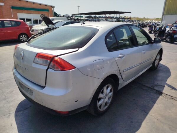 ALETA DELANTERA DERECHA RENAULT LAGUNA III BERLINA - Imagen 3