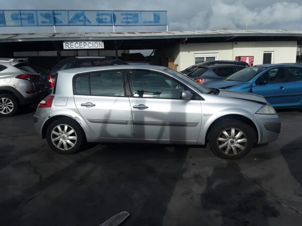 FARO IZQUIERDO RENAULT MEGANE II BERLINA 5P - Imagen 4