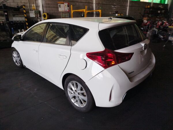 PORTON TRASERO TOYOTA AURIS (E18) - Imagen 2