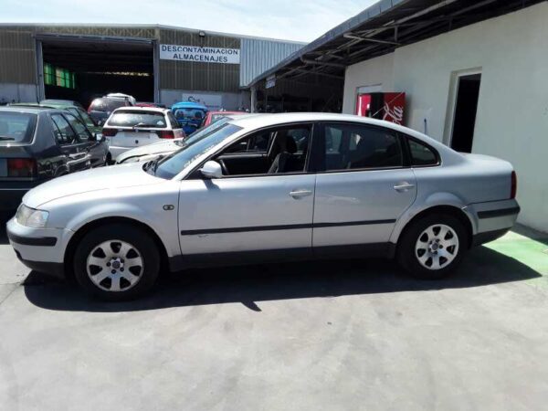 CENTRALITA MOTOR UCE VOLKSWAGEN PASSAT BERLINA (3B2) - Imagen 5