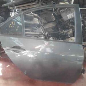 PUERTA TRASERA DERECHA NISSAN PRIMERA BERLINA