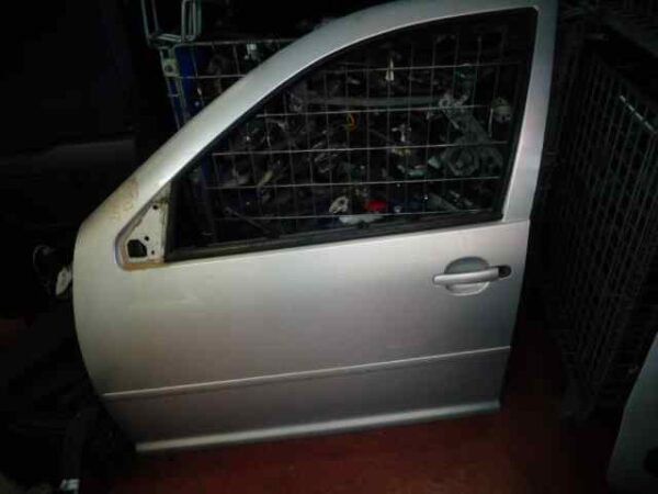 PUERTA DELANTERA IZQUIERDA VOLKSWAGEN BORA BERLINA
