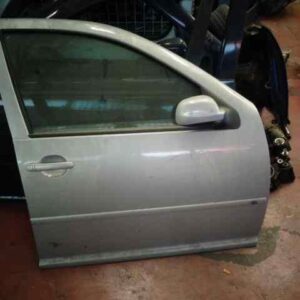 PUERTA DELANTERA DERECHA VOLKSWAGEN BORA BERLINA