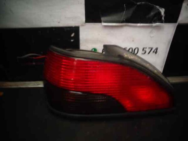PILOTO TRASERO IZQUIERDO PEUGEOT 306 BERLINA 4 PUERTAS