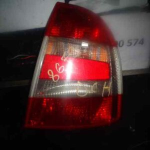 PILOTO TRASERO DERECHO SKODA SUBERB