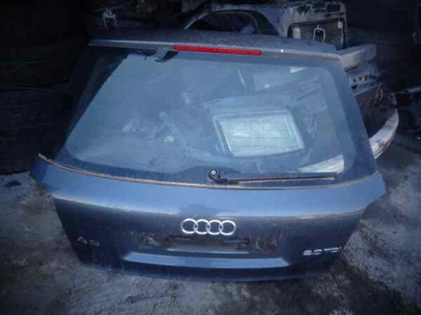 TAPA MALETERO AUDI A3