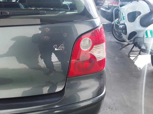 PILOTO TRASERO DERECHO VOLKSWAGEN POLO
