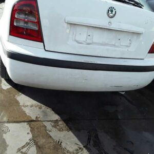 PARAGOLPES TRASERO SKODA OCTAVIA BERLINA