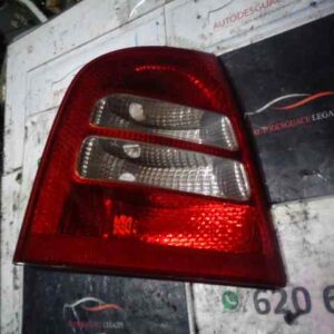 PILOTO TRASERO IZQUIERDO SKODA OCTAVIA BERLINA