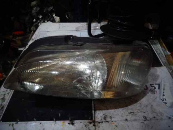 FARO IZQUIERDO PEUGEOT 106