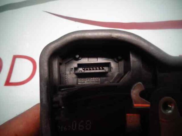 CERRADURA PUERTA DELANTERA DERECHA BMW SERIE 1 BERLINA