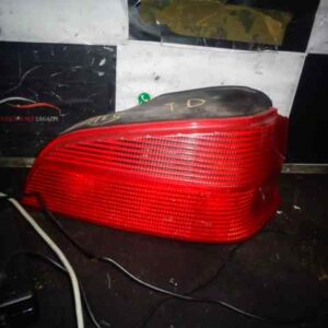 PILOTO TRASERO DERECHO PEUGEOT 106