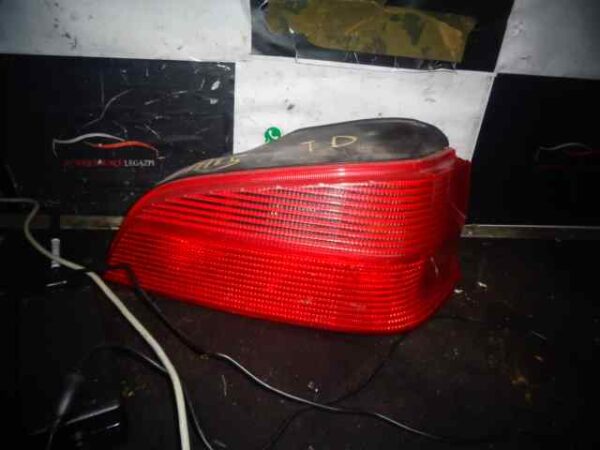 PILOTO TRASERO DERECHO PEUGEOT 106
